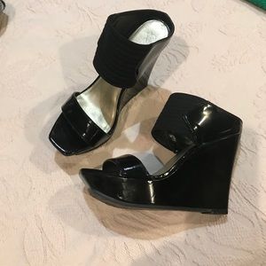 Black Jessica Simpson wedges